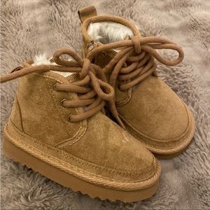“UGGS” Toddler Size 4-5